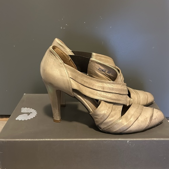 Real leather Janet & Janet Italian heels - Picture 2 of 2